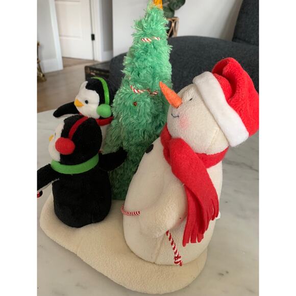 2006 Hallmark Singing & Light-up Jingle Pals Snowman and Penguins Plush - Picture 6 of 12